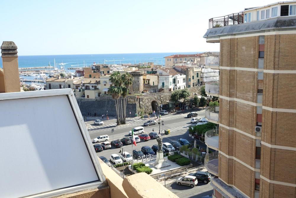 Ferienwohnung Terrazza Con Vista Nettuno Exterior foto